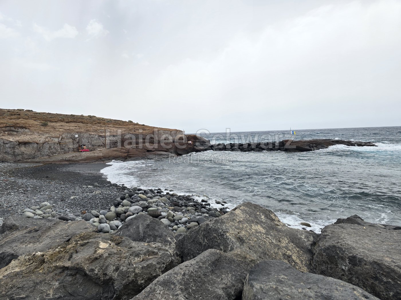 Wohnung mit 1 Schlafzimmer direkt am Meer in Las Maretas